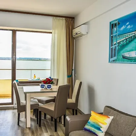 Apartament The Captain Mamaja